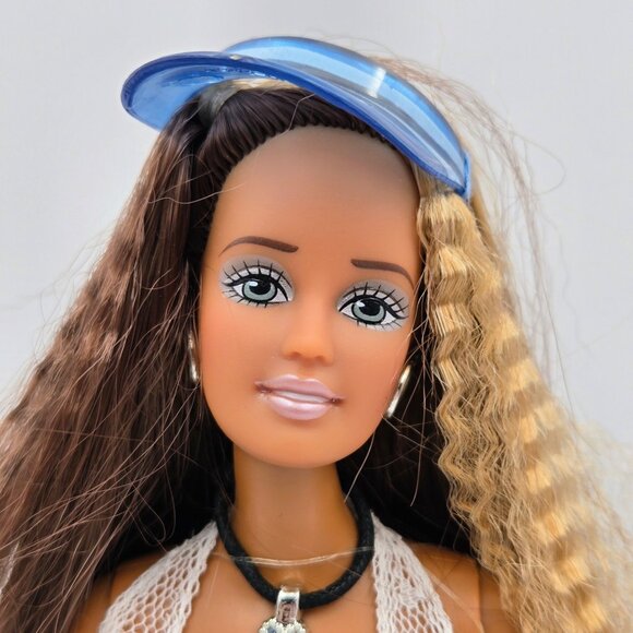 Teresa Cali Girl Fashion Barbie Doll 2003 C6463 Mattel Read - Picture 2 of 16